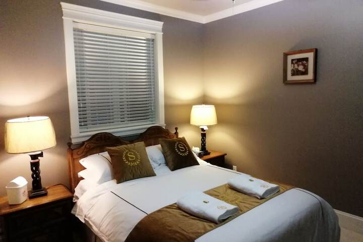 Room 32 of 74