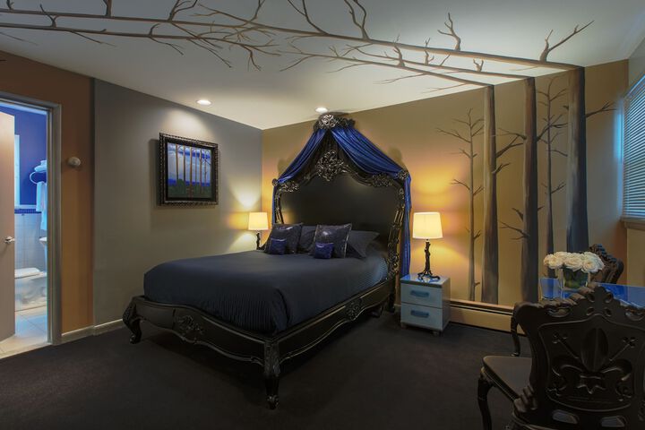 Room 93 of 168