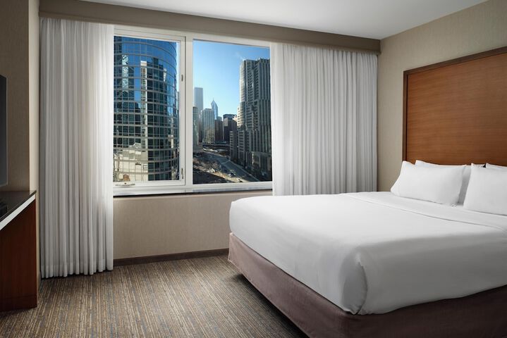 Embassy Suites by Hilton Chicago Downtown Magnificent Mile