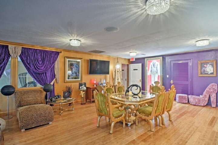 Room 40 of 61