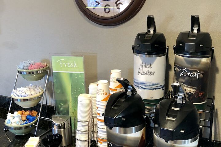 Breakfast/Coffee Service 32 of 39