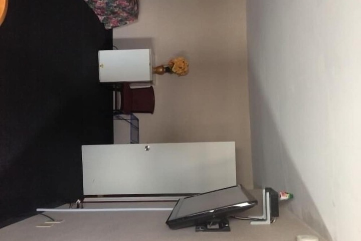 Room 10 of 29