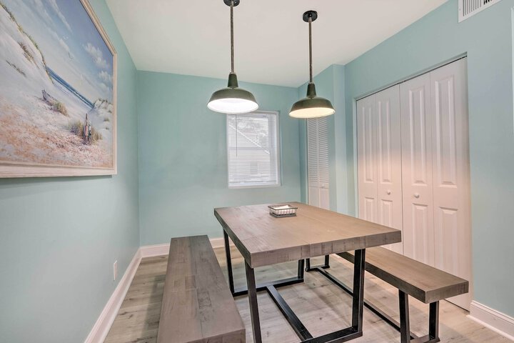 Updated North Beach Cottage: Pet Friendly!