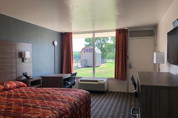 Mid Continent Inn