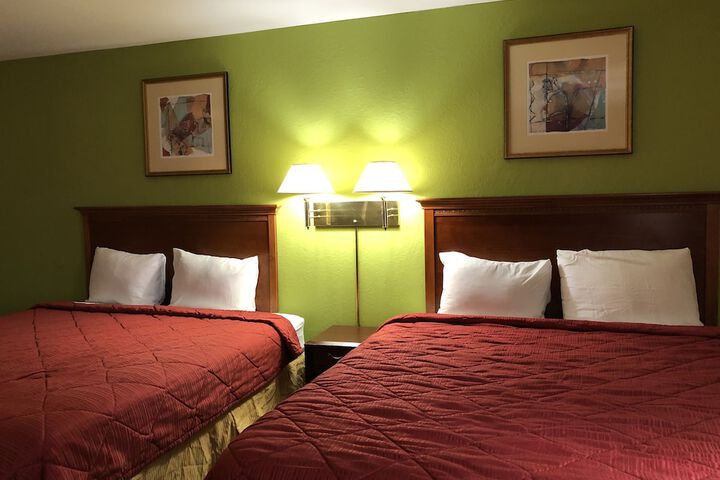 Room 13 of 30