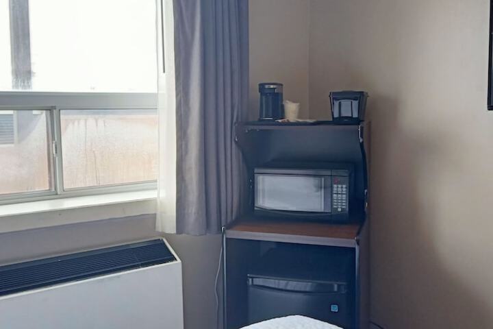Room 9 of 35