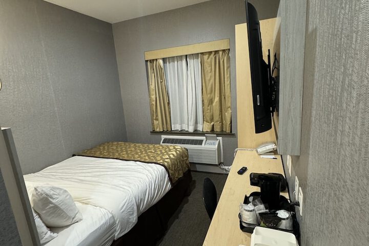 Room 13 of 45