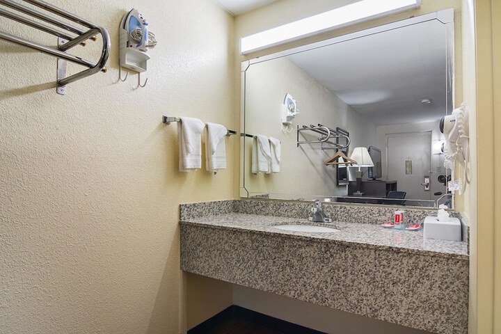 Room 21 of 29