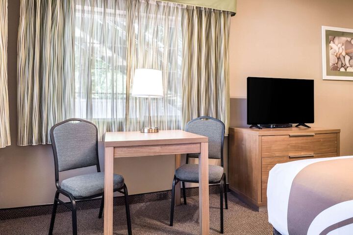 Room 35 of 72