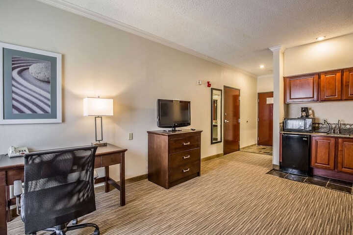Room 7 of 33