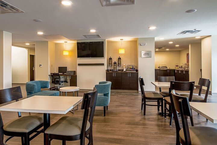 Breakfast/Coffee Service 25 of 41