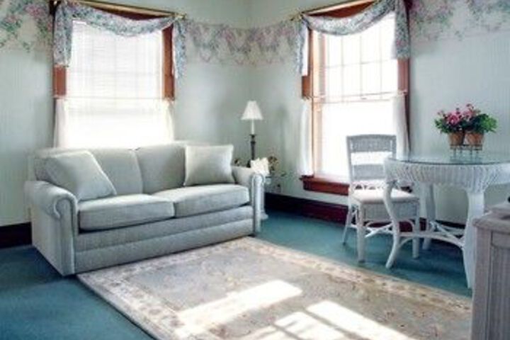 Arbor Hill Inn