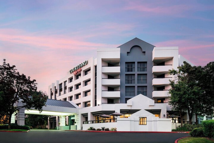 Courtyard by Marriott Richmond / Berkeley