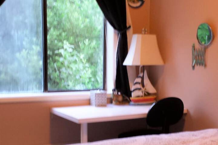 Room 33 of 60