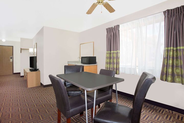 Room 12 of 19