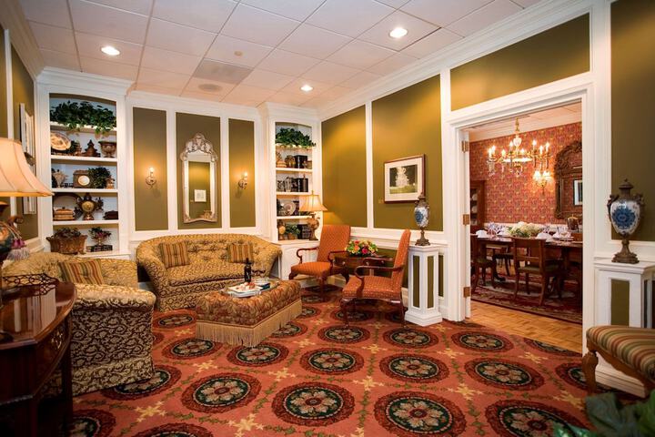 Hotel Roanoke & Conference Center Curio Collection by Hilton