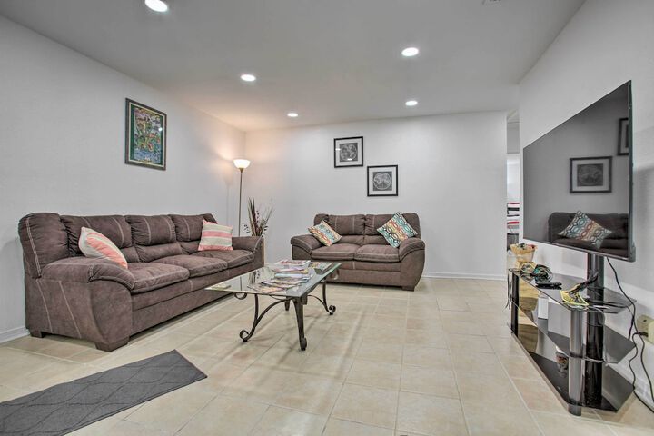 New! Laplace Townhome 9 Mi to Lake Pontchartrain!