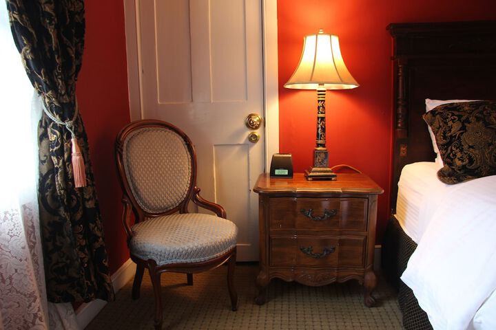 Room 106 of 235