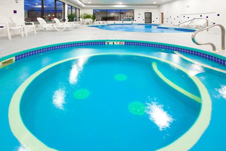 Holiday Inn Express Hotel & Suites ELKINS by IHG