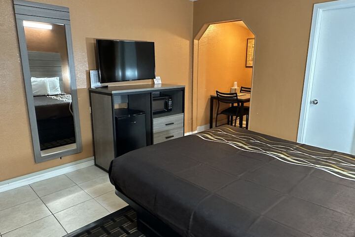 New Corral Motel
