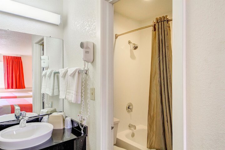 Room 20 of 29