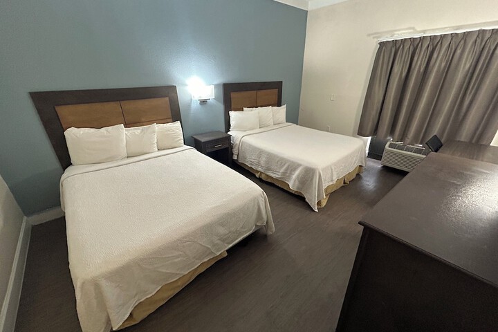 Room 33 of 38