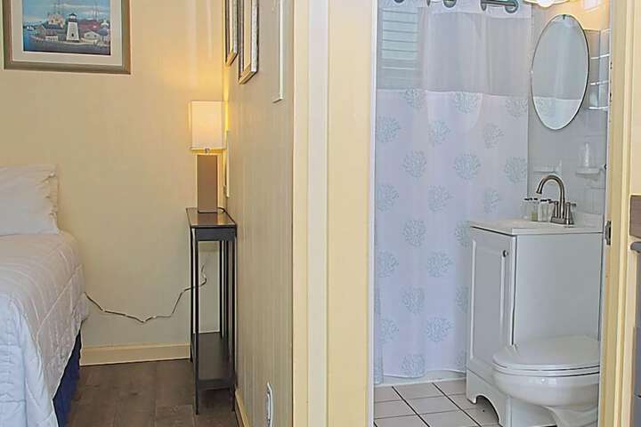 Room 42 of 231