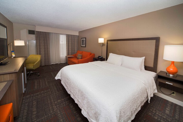 Hampton Inn & Suites Valdosta / Conference Center