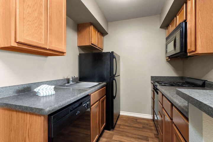 Eagles Den Suites Kenedy a Travelodge by Wyndham