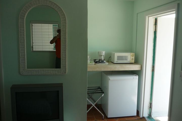 Room 25 of 42