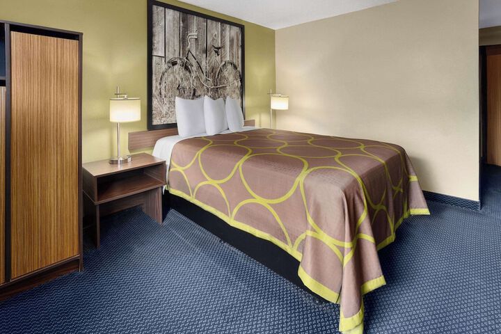 Room 15 of 27