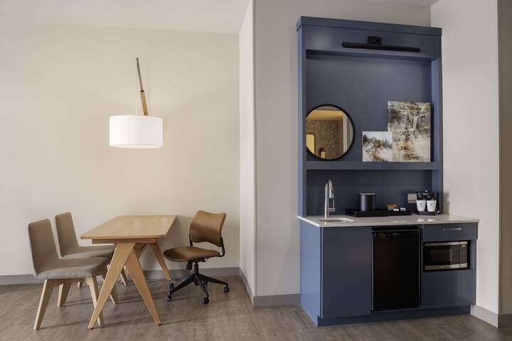 Room 14 of 49