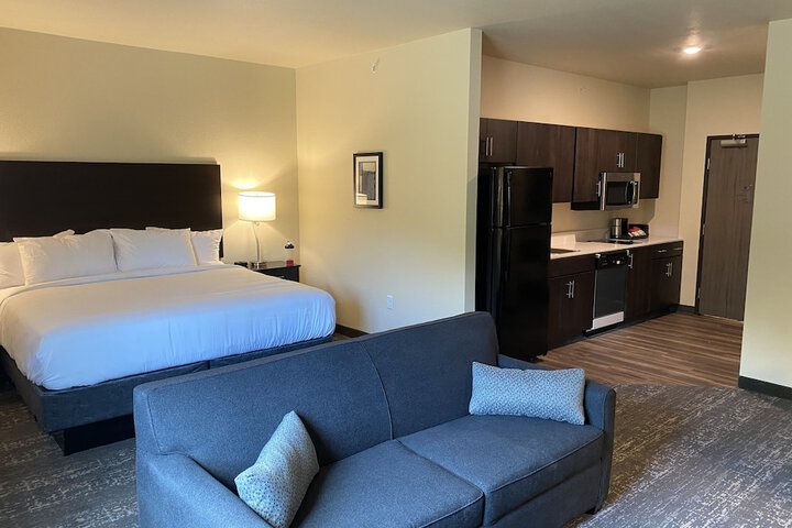 Room 17 of 46