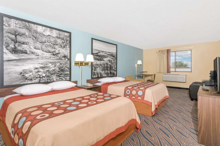 Room 10 of 30