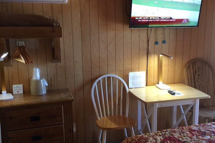 Room 11 of 19