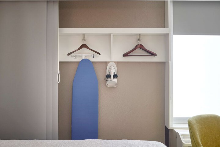 Room 11 of 39