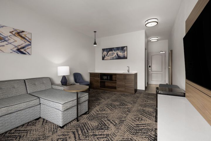 La Quinta Inn & Suites by Wyndham Savannah Airport - Pooler