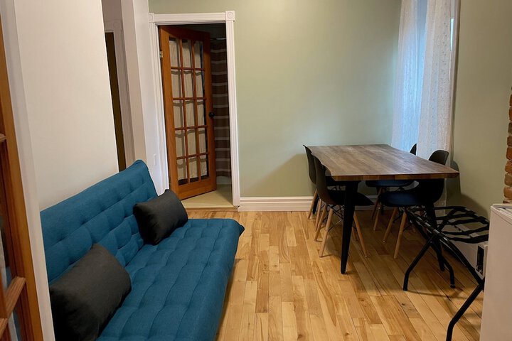 Room 12 of 16