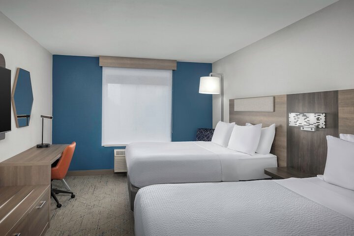Room 14 of 38