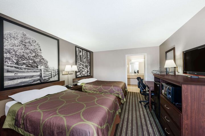 Room 11 of 14