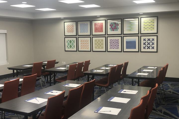 Holiday Inn Express : Hillsboro I-35 by IHG