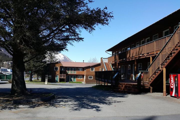 Harborview Inn