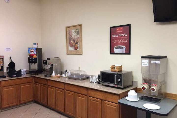 Breakfast/Coffee Service 40 of 42