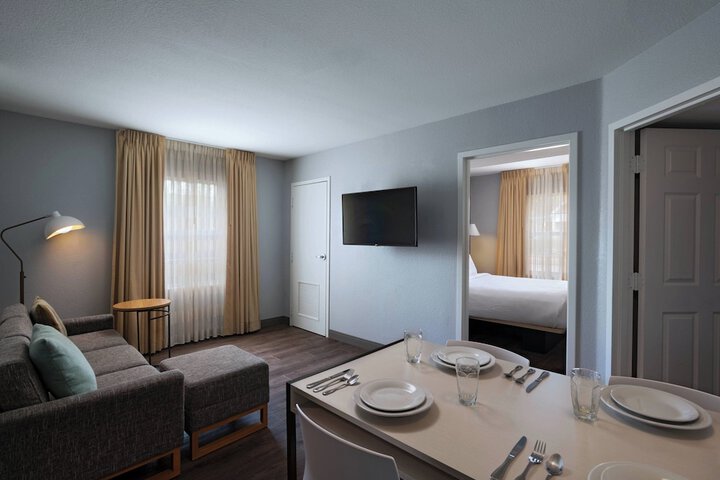 Room 18 of 30