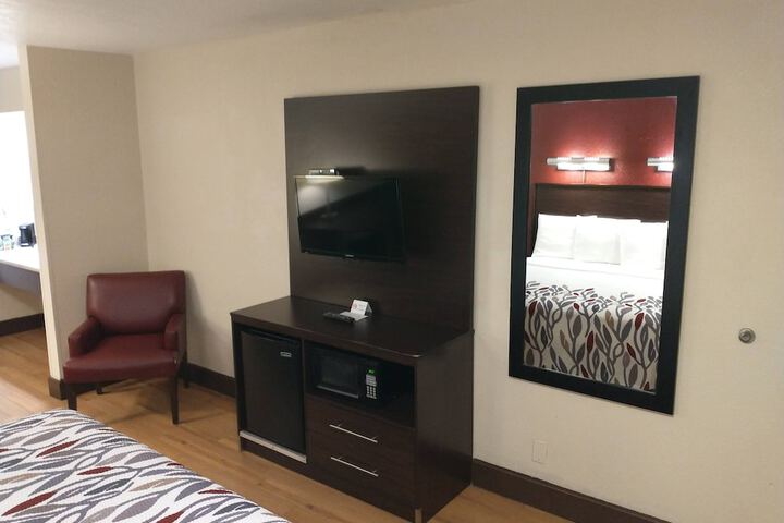 Room 10 of 20