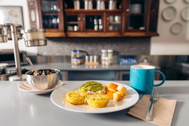 Breakfast/Coffee Service 123 of 158