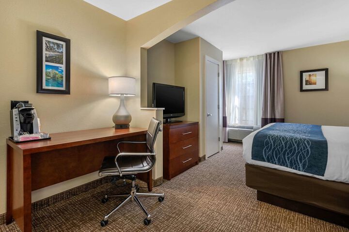 Room 11 of 36