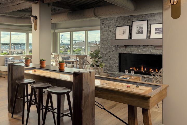 Newport Harbor Island Resort