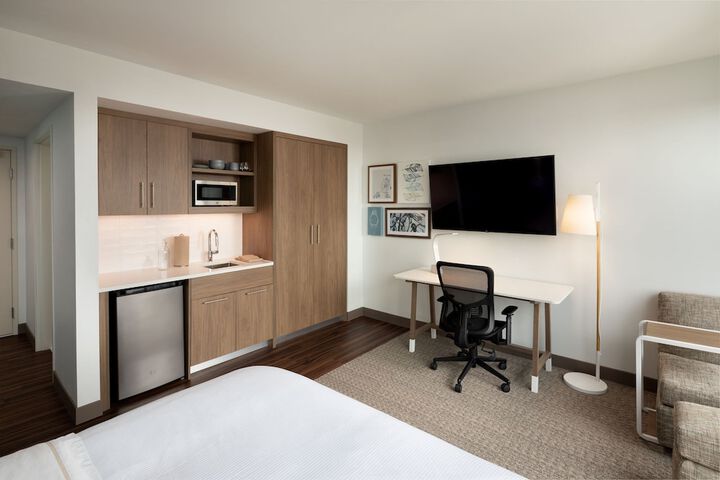 Room 25 of 33