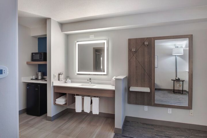 Holiday Inn Express Portland East - Troutdale by IHG